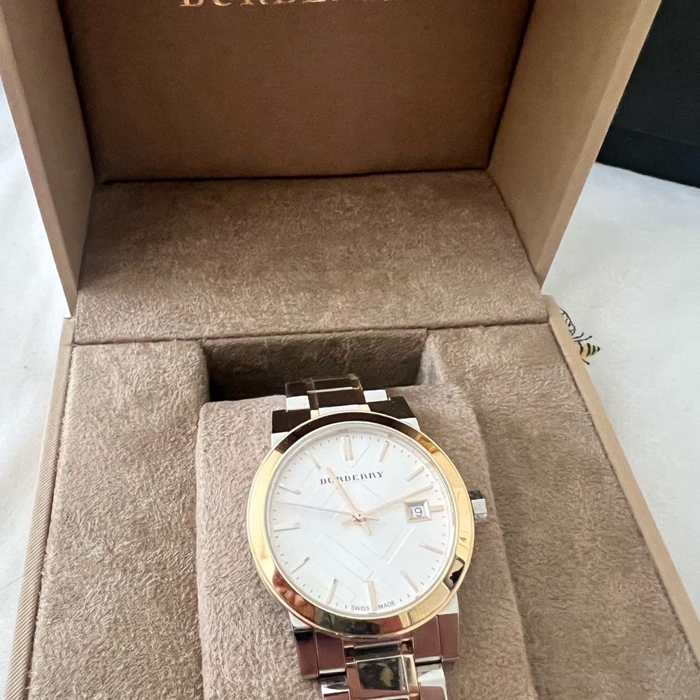 Burberry Gold and Silver Men's Watch - Picture 4 of 5